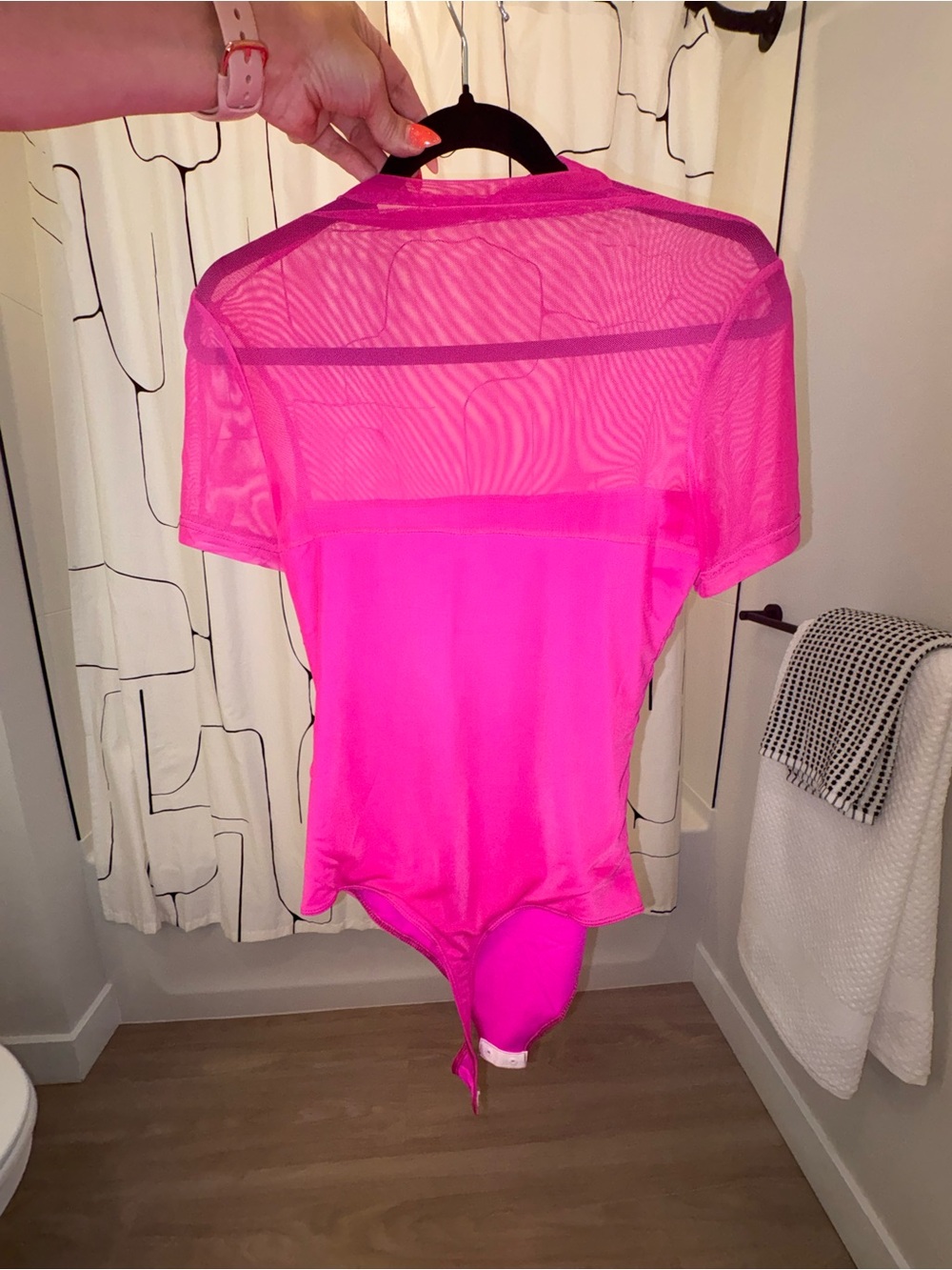 Source Unknown Fuchsia Mesh Ruched Short Sleeve Bodysuit